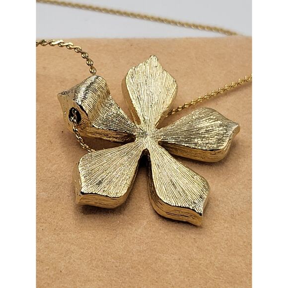 Vintage Steiger’s Gold Tone Flower Pendant Necklace in Original Box - Picture 5 of 6
